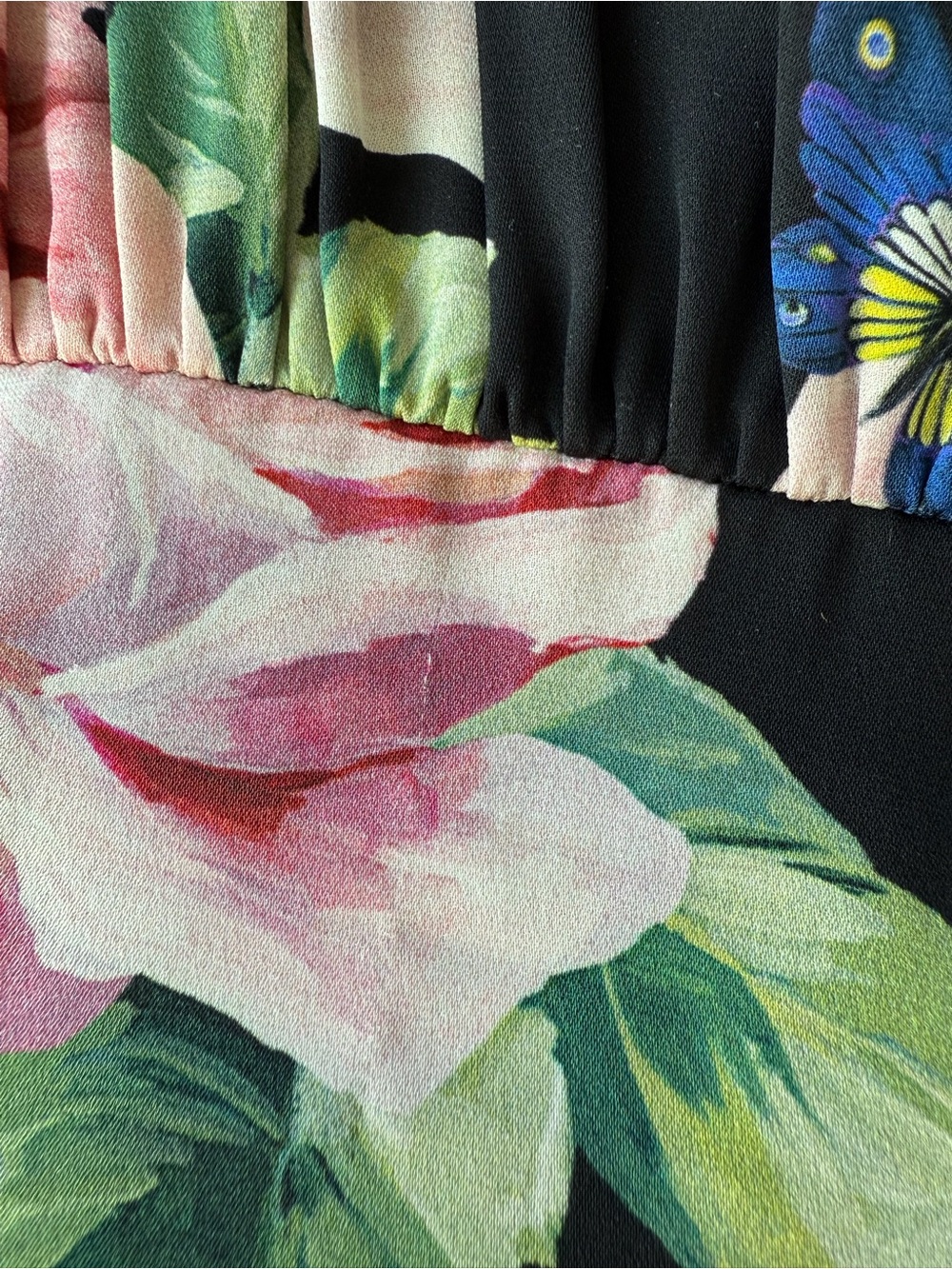 Dolce & Gabbana Silk Dress with Pink Rose Print 🌹 - Picture 13 of 16